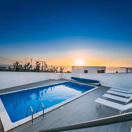 Sunset Paradise - Luxury With Private Pool, Sea View & Rooftop Βίλα